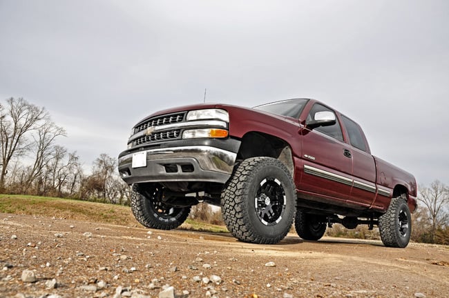 GMC Sierra 1500 Suspension Lift Kit - Rough Country - 6 Inch Lift Kit | M1 Shocks - '99-'06